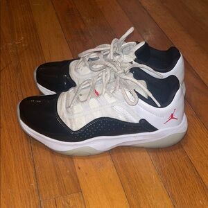 Jordan Athletic Shoes Black and White